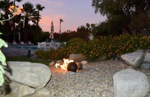 Live the Mid Mod Life at Mariposa Palms - Foto 49