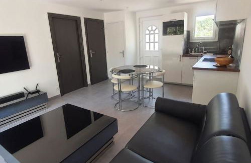 La Bonne Etoile Marseille ! Hébergement romantique ! Jacuzzi et Piscine chauffée - Foto 13