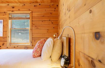 Secluded w/ Deck Views, Hot Tub, & Ping Pong Hudson in the Berks by Avantstay - Foto 59