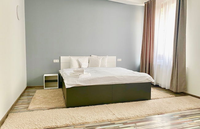 Cardinal Central Apartment - Photo 2