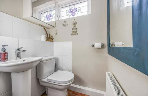 Gorgeous Bosham Family Home w Garden - Pass the Keys - Foto 36