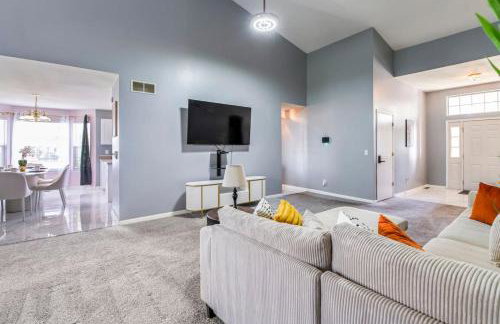 Modern Comfort Loves Park - Stylish 3BR Getaway - Foto 52