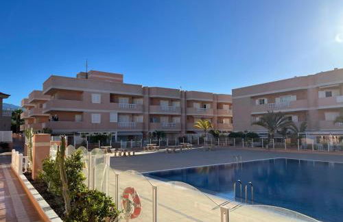 2 bedroom apartment with a pool - Foto 40