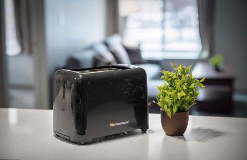 Cozy 2BR Getaway, King Bed, Free Parking - Foto 28