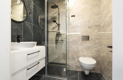 SOLEK, Apartamenty hotelowe i pokoje gościnne ze śniadaniem, przyjazne zwierzętom, wyjątkowe, z widokiem na Jezioro Jamno i w bardzo bliskiej odległości od morza - Foto 71