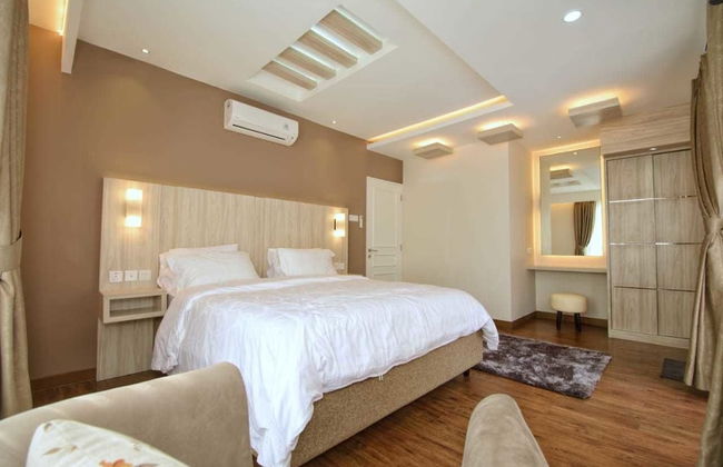 Villa Kota Bunga Puncak 4 Bedroom - Photo 4