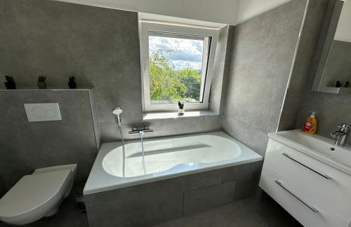 Große 2 Ferienwohnung Gästehaus NEUBAU Merzig 100 m2 - Photo 34