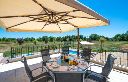 Awesome Home In Sumber - Foto 20