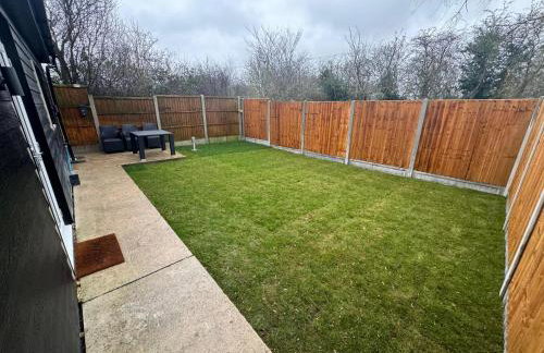 Private cinema studio guest house with garden - Foto 12