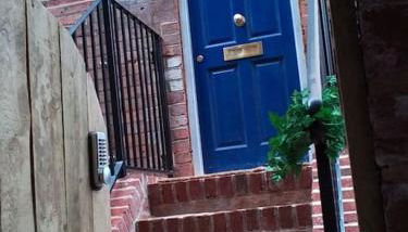 Superb City Centre apt with parking - Photo 2