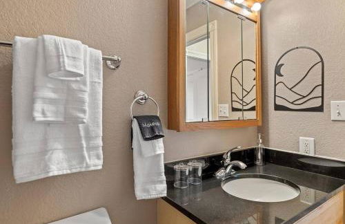 Modern Home-Garage-Scenic Patio - Foto 29