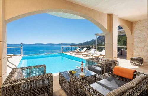 Anna Nissaki - Photo 1