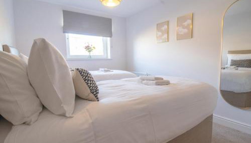 Pass the Keys Next to Braehead - Free Parking - Foto 3, Other