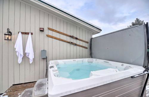 Cozy Apt with Hot Tub and Deck, 10 Mi to Stowe Resort! - Foto 23