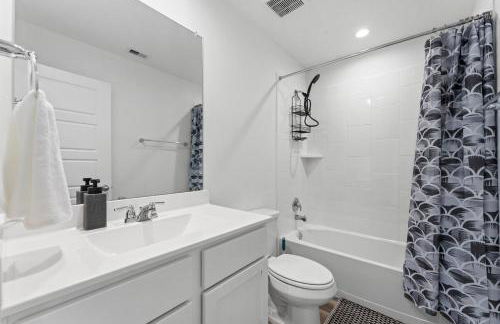 Cozy home away from home - Foto 26