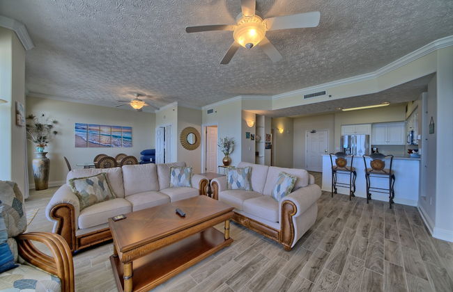 Marvelous Condo with Beachside Pool and Free Poolside WiFi - Unit 0902 by RedAwning - Foto 13