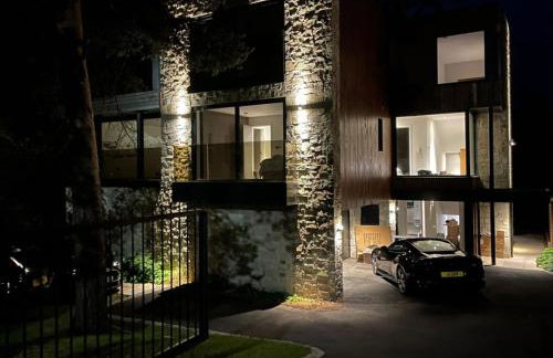 Luxury Villa - Hot Tub - Exclusive Offers - Amar Luxury Stays - Photo 32