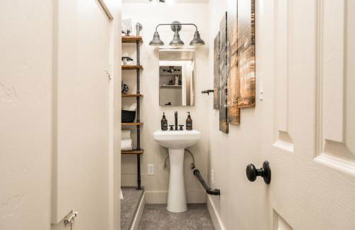 Awaken Your Senses King Bed BSU Parking - Foto 30