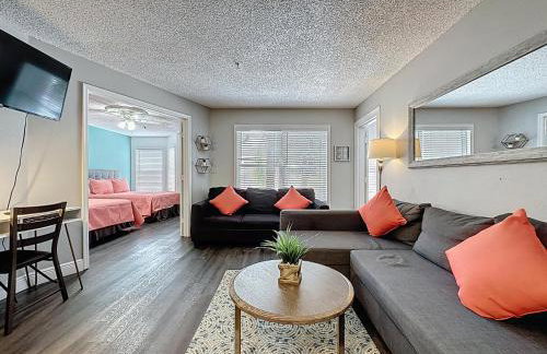 Two bed condo in Parkway Palms Resort - Foto 6