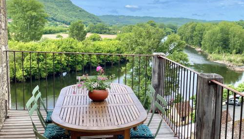 New Listing! Maison Delluc with Spectacular Vistas - Foto 2