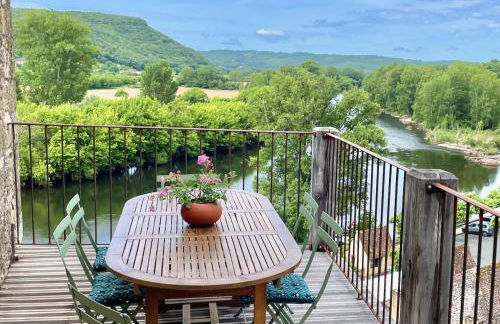 New Listing! Maison Delluc with Spectacular Vistas - Foto 2