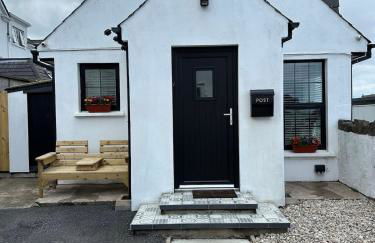 The Boat Cottage - private beach access - Foto 25