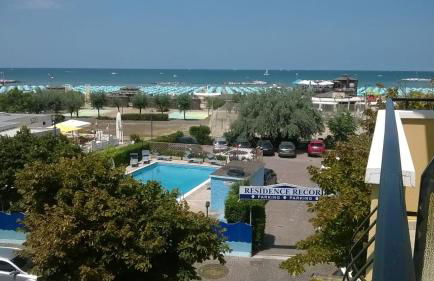 Residence Record - Photo 7