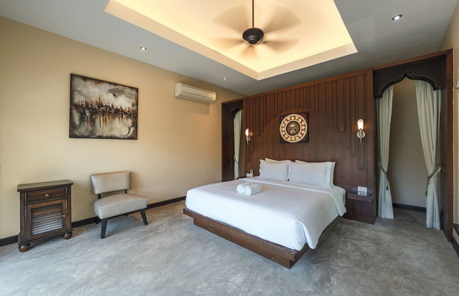 Generous 6BR Balinese Pool Villa Sophia - Photo 8