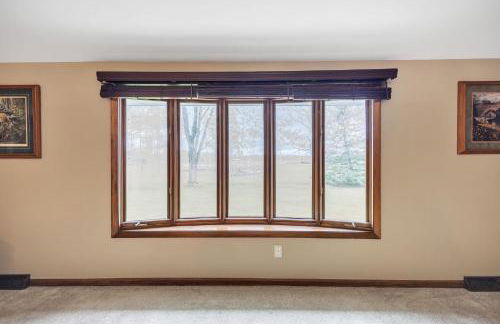 Serene Riverside Retreat home - Foto 20