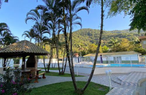 AP COM PISCINA, CHURRASQUEIRAS, AR CONDICIONADO, até 08 adultos - Foto 2