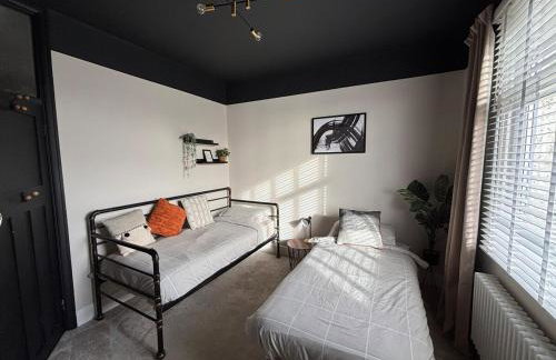 Beautiful large family home 5 bedrooms,3 bathrooms - Foto 28