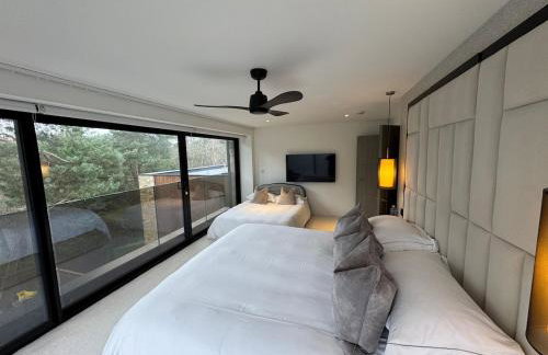 Luxury Villa - Hot Tub - Exclusive Offers - Amar Luxury Stays - Photo 25