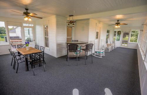 Lakeside Vineyard Farmhouse - Foto 8