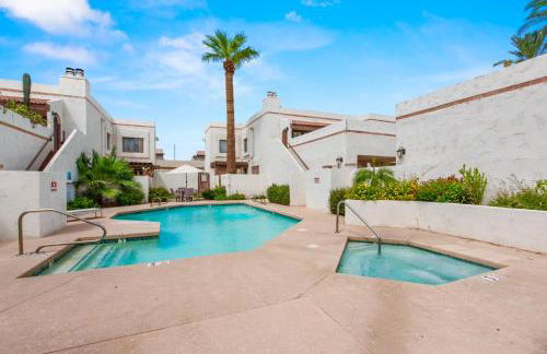 Renovated private in the heart of Old Town Scottsdale, pool & hot tub, outdoor bar & kitchen, walk to shops & bars - Foto 6
