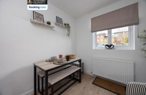 Luxuriou 5 Bedroom House By Homebird Property Management Short Lets & Serviced Accommodation Leeds With Private Parking & Free WiFi - Foto 39