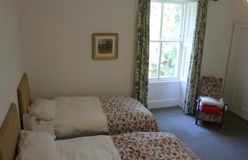 Beautiful Listed Mansion with incredible woodland views - Photo 24