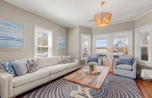 Walk to Beach at Historic Sears Kit Home - Foto 1