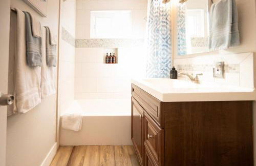 Beach Home in Quiet Neighborhood 5 minutes from the Pier - Foto 12