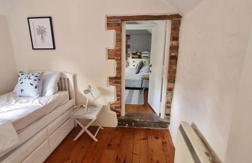 Characterful Cottage Daisy Lodge - Photo 4