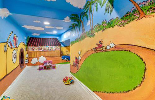 Elegant 6,300-Sq-Ft Family Home with Hot Tub in Orem - Photo 16