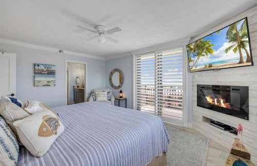 New dog-friendly Listing! Updated direct oceanfront with spacious balcony and heated pool - Foto 13