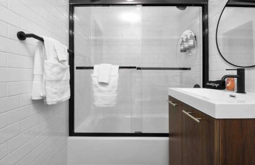 Charming 1BR King Bed - Just 20 Minutes from NYC! - Foto 15