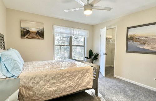 5BR Waterfront Hot Tub Kids Playscape Pets Family Compound! - Foto 26