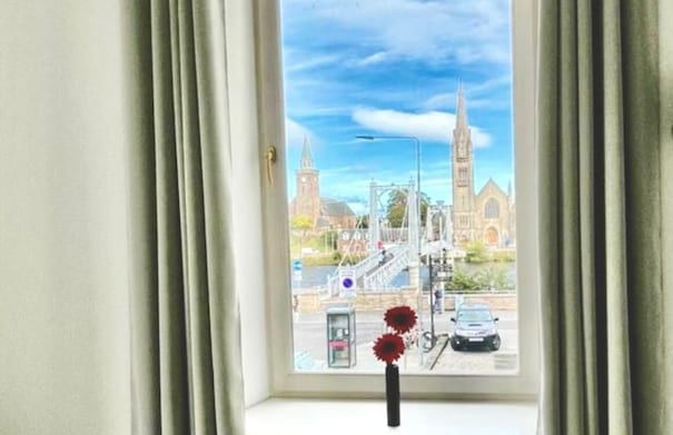 Stunning Spacious Apartment on River Ness - Photo 4