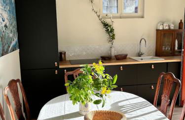 Jolie maison avec jardin proche du centre ville mais au calme comme à la campagne - Photo 5