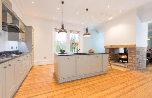 Queen Ann's Close - Photo 8