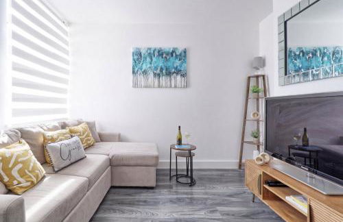 Comfy 4 Bed, Sleeps 8, fast WIFI, Contractor friendly - Foto 16