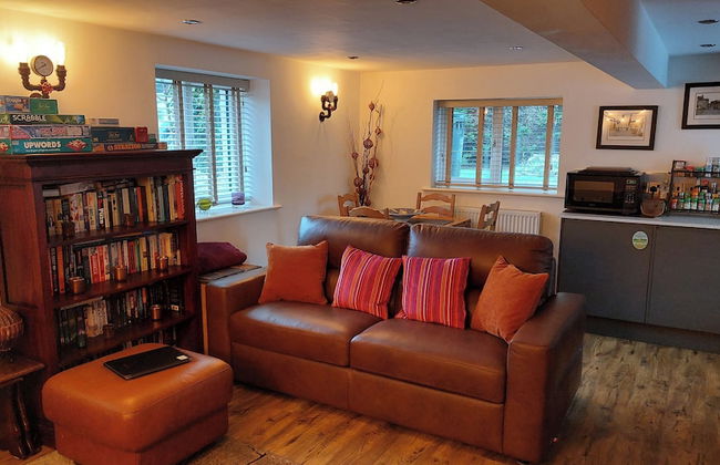 1 Bed Flat - Sleeps 4 - Garden - Parking - Wifi - Foto 9