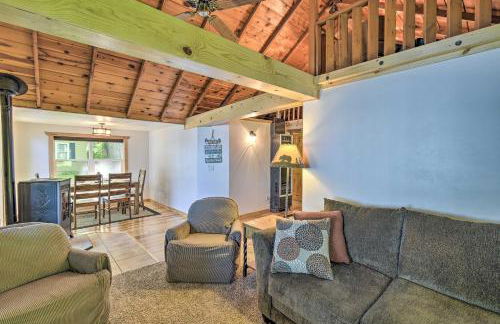 White Lake Home with Patio, Fire Pit, Boat Dock! - Foto 6