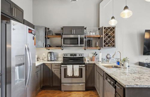 Speakeasy Attached, Walkable to Cavs, Flats, Casino - Foto 15